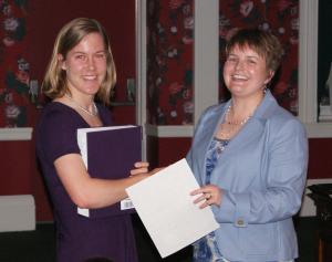 Elizabeth Crow receives the 2011 CRC Freshman Achievement Award