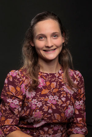 brooke anderson headshot